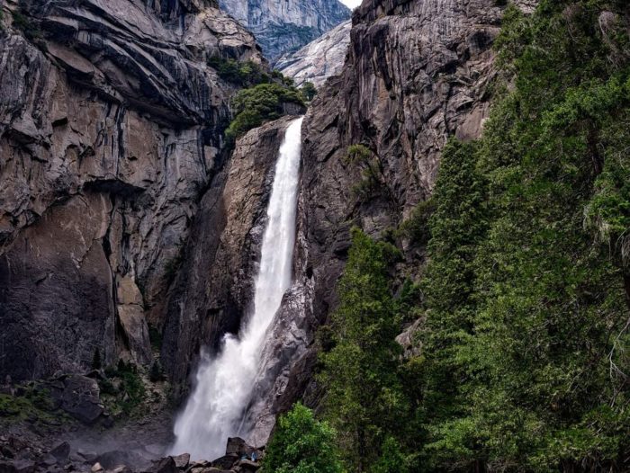 Cascade dans le parc national de Yosemite aux Etats-Unis (500 pièces)