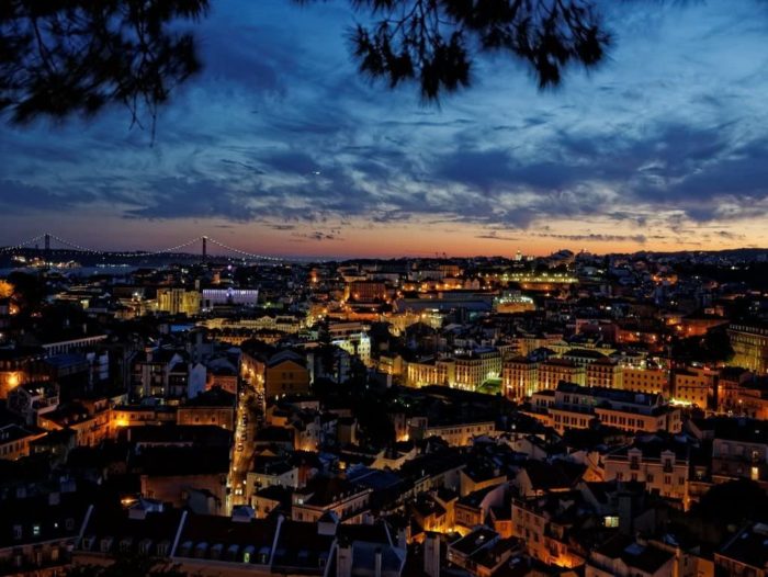 Coucher de soleil sur Lisbonne (1000 pièces)