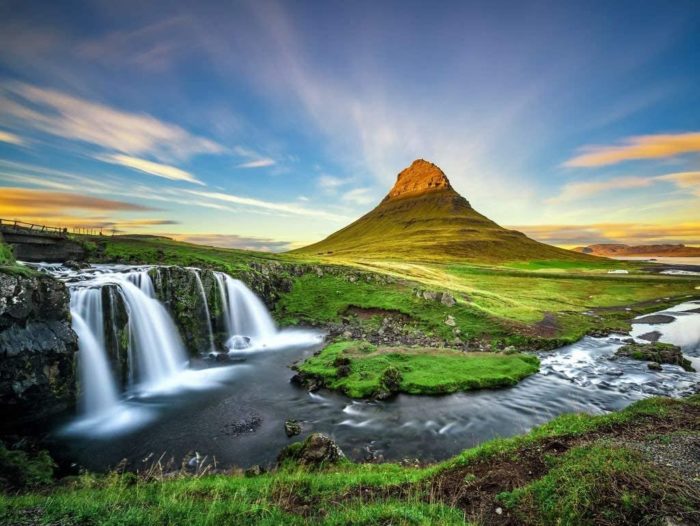 La cascade Kirkjufellsfoss et la montagne Kirkjufell (1000 pièces) 1