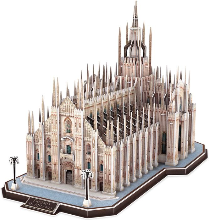 La cathédrale Duomo à Milan (251 pièces)