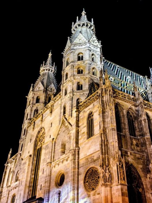 La cathédrale Saint-Étienne de nuit (200 pièces)