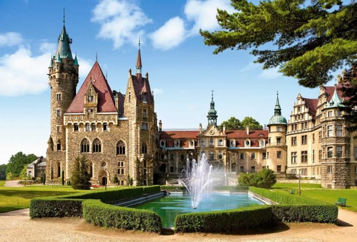 Le château de Moszna (1500 pièces)
