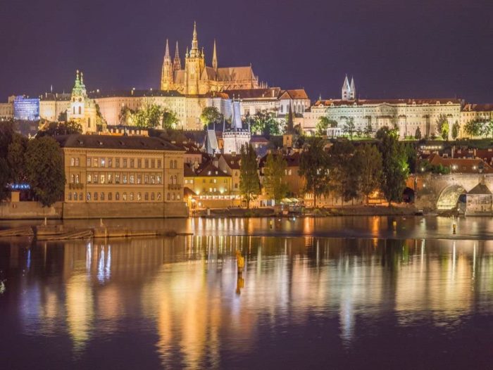 Le château de Prague (100 pièces)