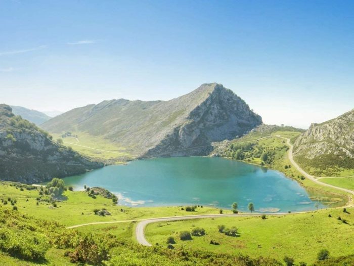 Le lac Enol en Espagne (1000 pièces)