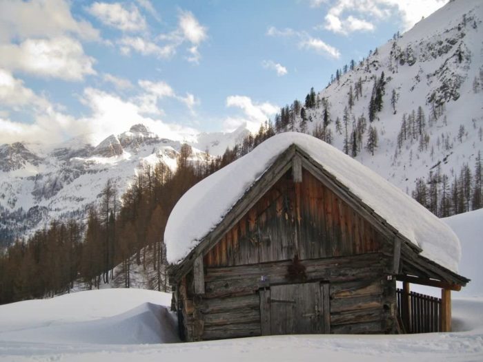 Refuge de montagne dans les Alpes (1000 pièces)