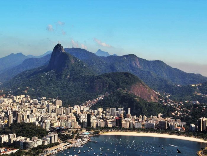 Vue sur Rio de Janeiro et les montagnes (200 pièces)