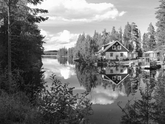 Maison sur un lac en Suède (1000 pièces)